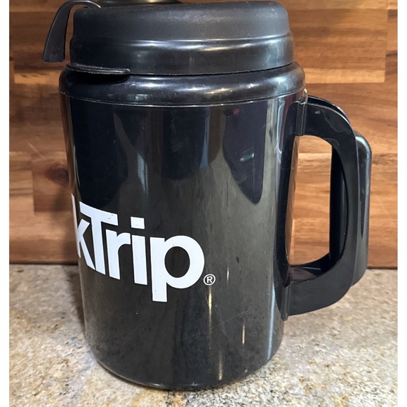 QuikTrip Vintage Plastic Refill Travel Mug 32oz Black Red/White Logo QT - Picture 3 of 13